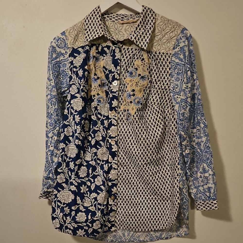 Soft Surroundings Blue and Cream Patterned Shirt S